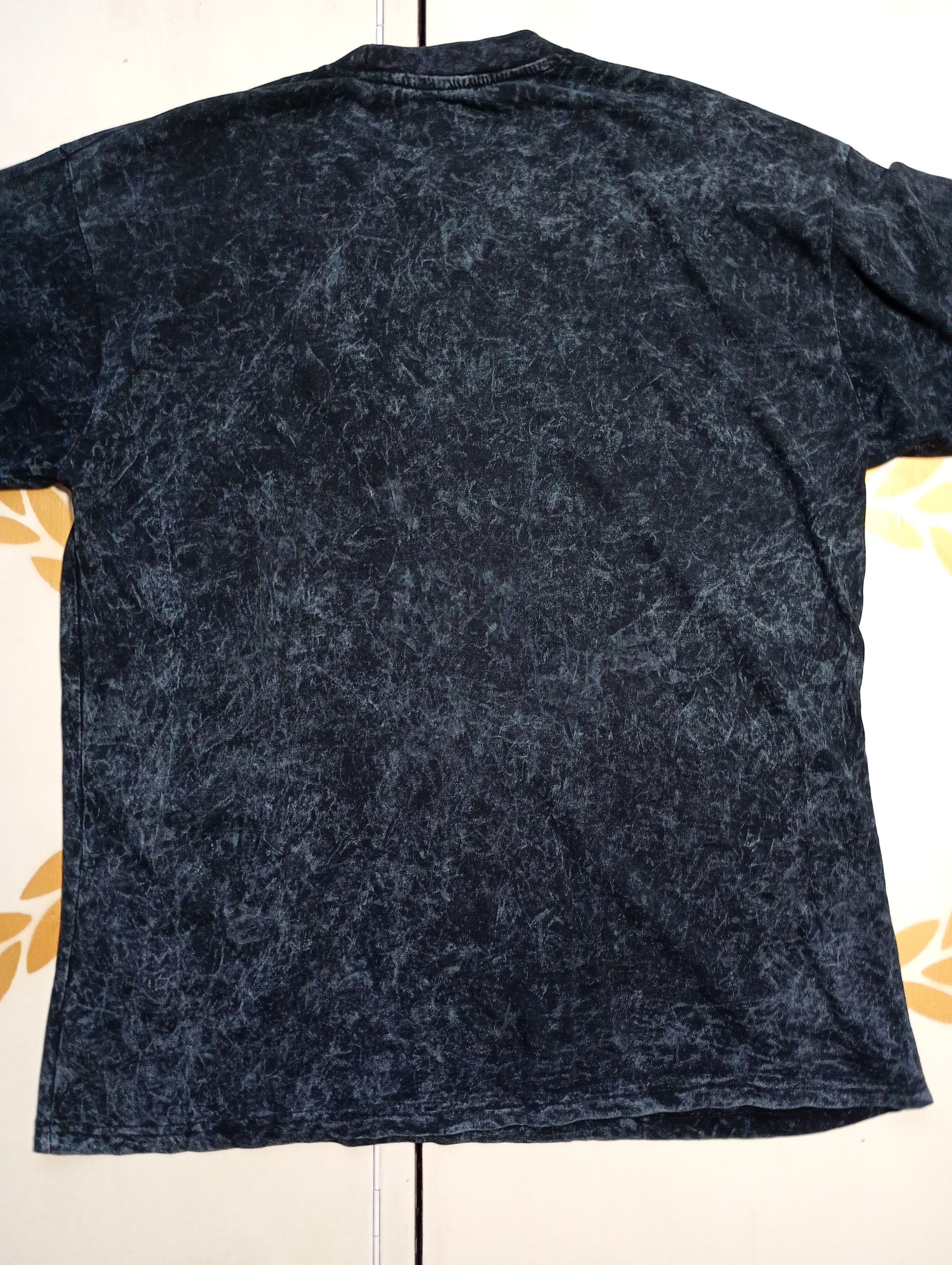 Vintage International World Tour Resist Freedom T-Shirt Size US L / EU 52-54 / 3 - 10 Thumbnail