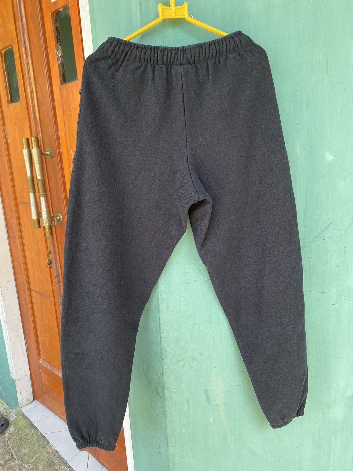 Champion × Vetements Vetements X Champion Sweatpants Size US 30 / EU 46 - 10 Thumbnail