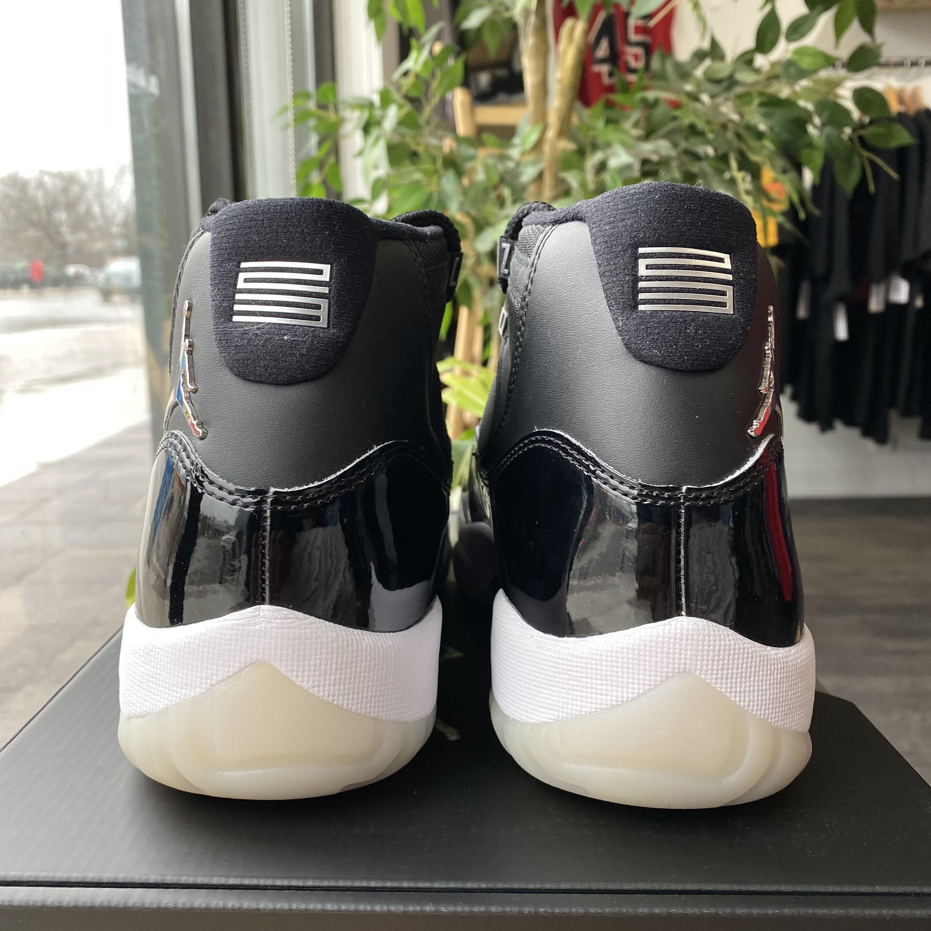 Jordan Brand Jordan 11 Retro Size US 10.5 / EU 43-44 - 3 Thumbnail