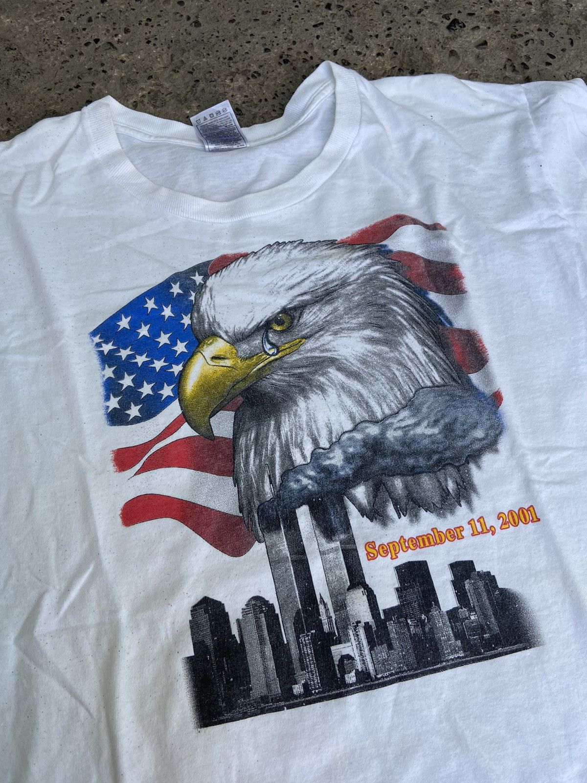Vintage Vintage 9/11 eagle T shirt Size US L / EU 52-54 / 3 - 2 Thumbnail