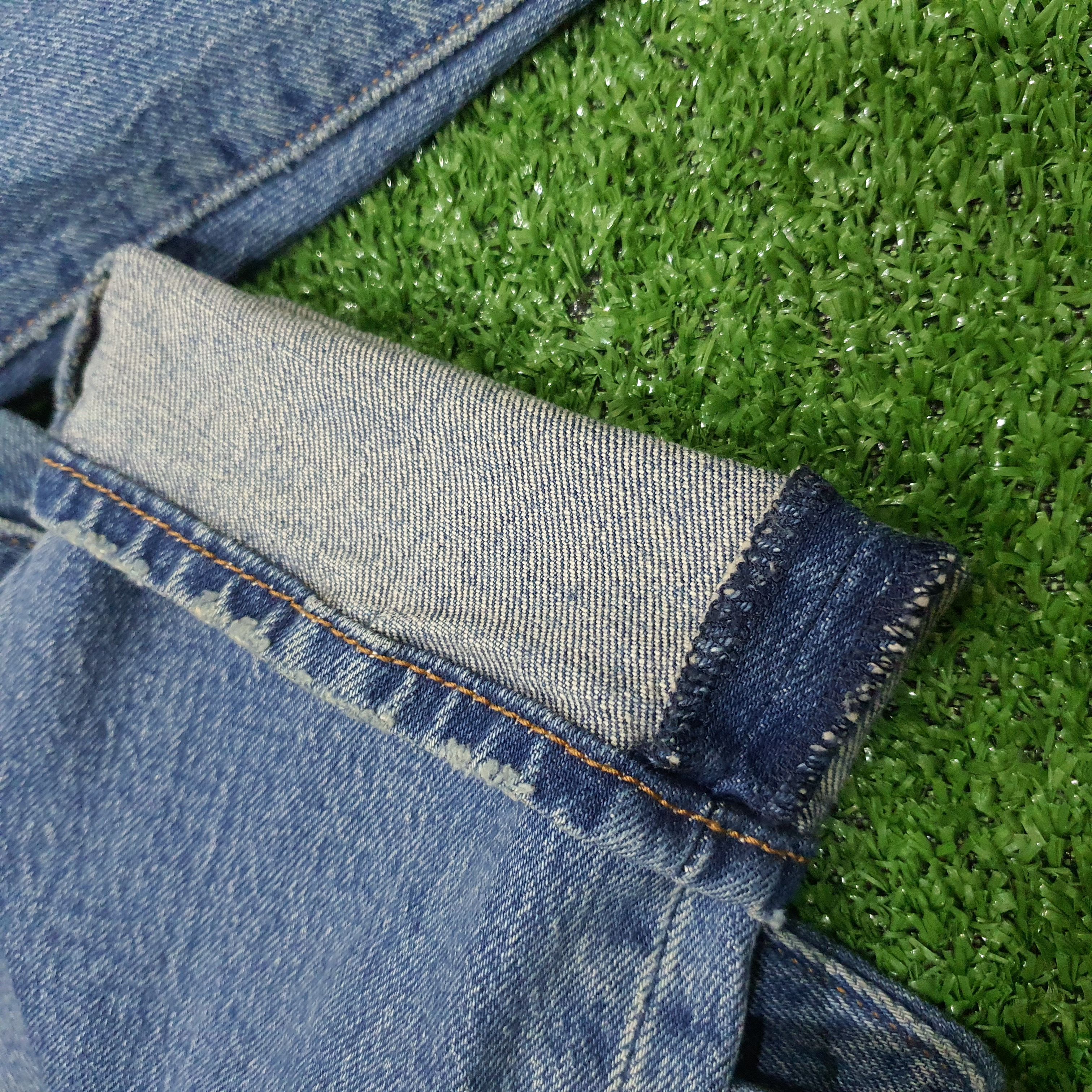 Jean Levi's 501 Original Fit jeans in a light blue wash Size 30" / US 8 / IT 44 - 13 Thumbnail