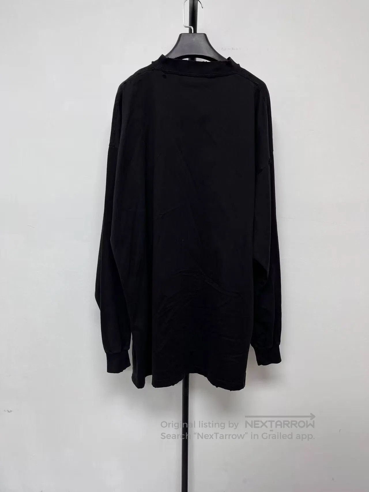 Balenciaga Balenciaga Round Neck Chest CD Long-Sleeve T-Shirt. Size US L / EU 52-54 / 3 - 2 Thumbnail