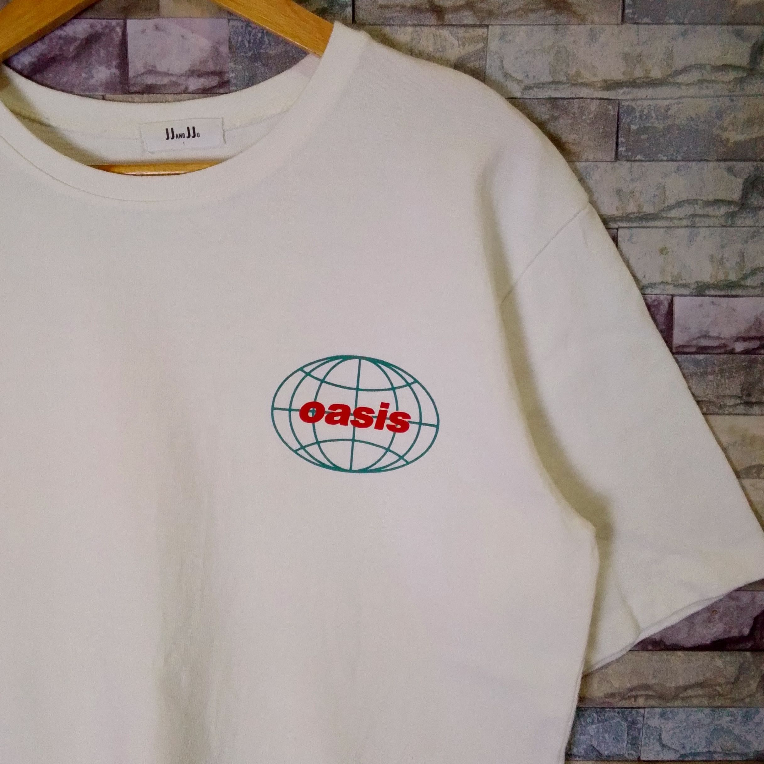 Band Tees Oasis Globe Band Tees Size US L / EU 52-54 / 3 - 5 Thumbnail