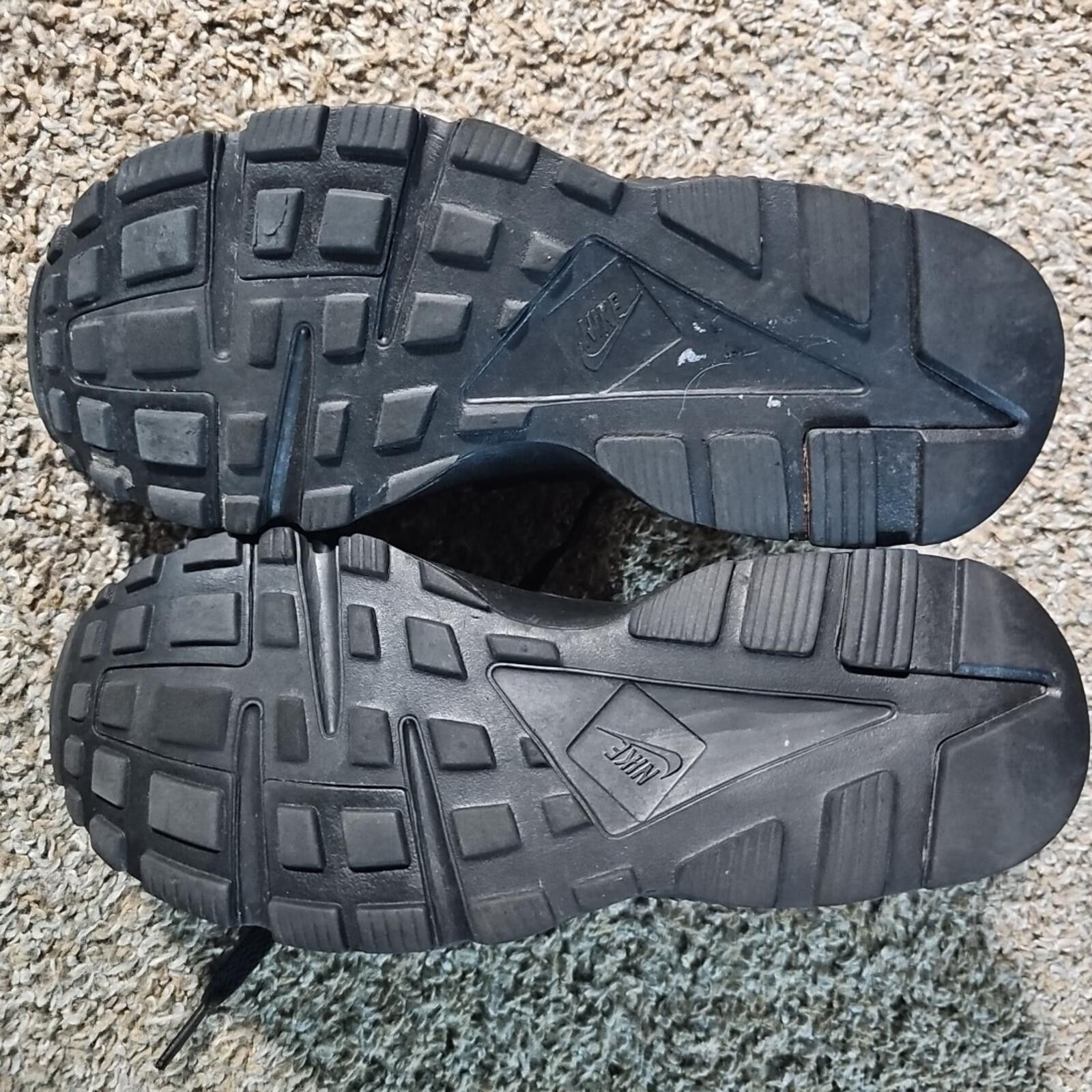 Nike Nike Hurache 7Y Black Shoes 654275-016 Size US 7 / EU 40 - 8 Thumbnail