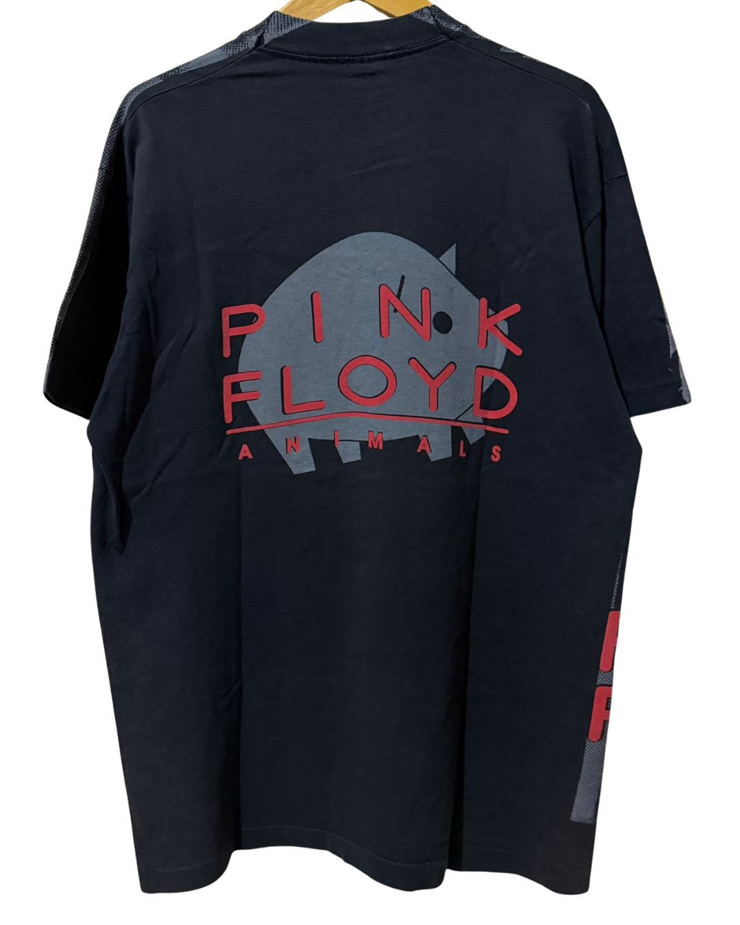 Vintage Vintage 1992 Pink Floyd Animals Pig Rock Band T-shirt Tee L Size US L / EU 52-54 / 3 - 3 Thumbnail