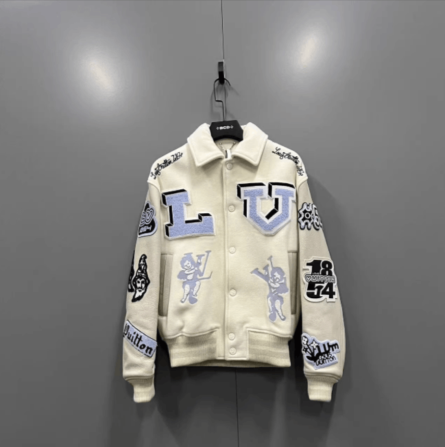 Louis Vuitton Louis Vuitton LV Size US M / EU 48-50 / 2 - 1 Thumbnail