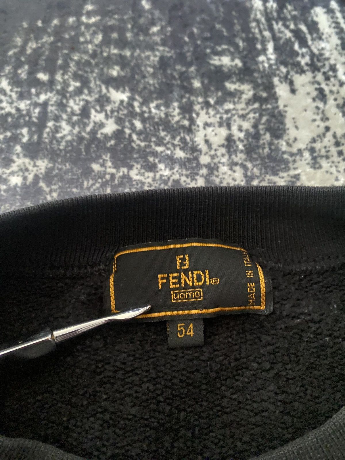 Fendi Vintage fendi luxury big logo ultra rare crawneck Size US XL / EU 56 / 4 - 2 Thumbnail