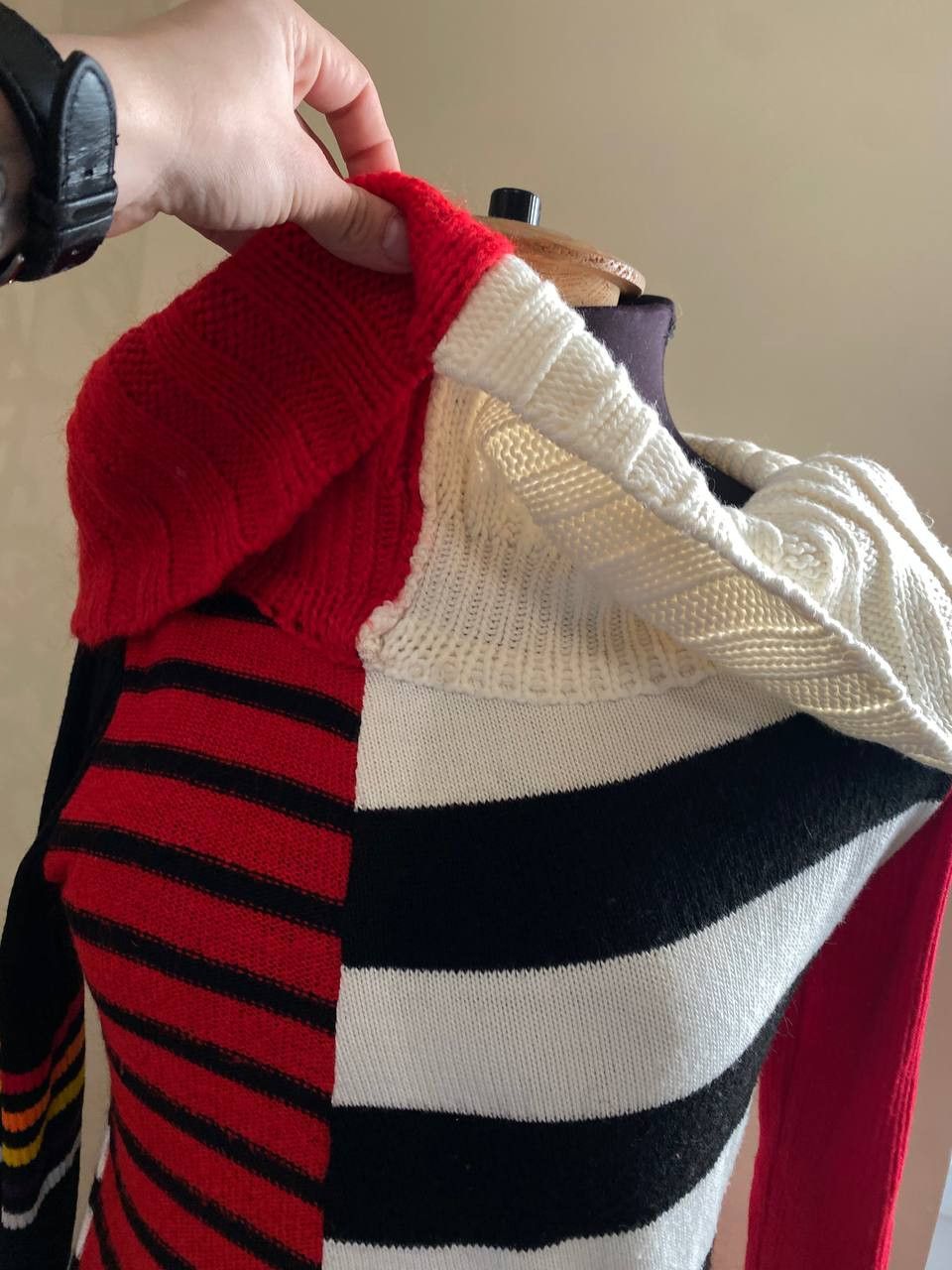 Miss Sixty MISS SIXTY Wool Blend Knit Sweater Cut-Out Waist Ring Detail Size L / US 10 / IT 46 - 2 Thumbnail