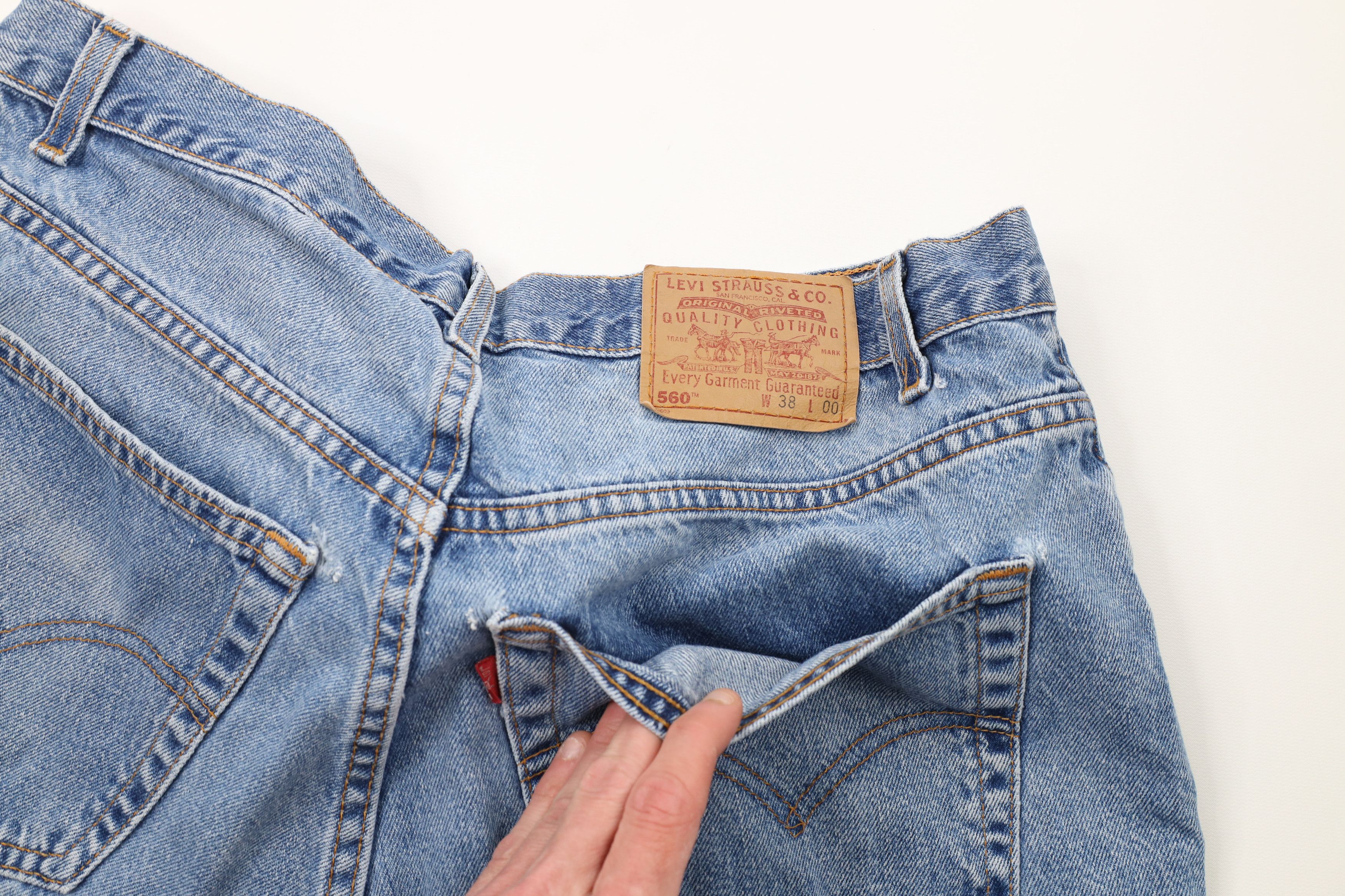 Levi's × Vintage Vintage 90s Levis 560 Loose Fit Denim Jean Shorts Jorts USA Size US 38 / EU 54 - 13 Thumbnail