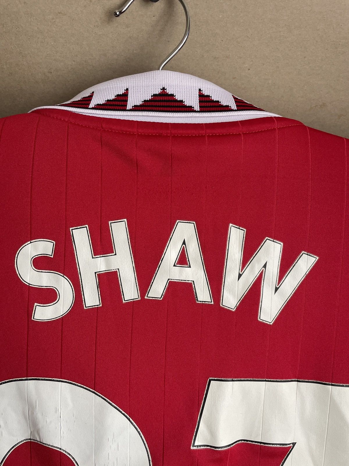 Adidas Manchester United Adidas 2022/23 Home Luke Shaw Jersey Shirt Size US XL / EU 56 / 4 - 16 Thumbnail