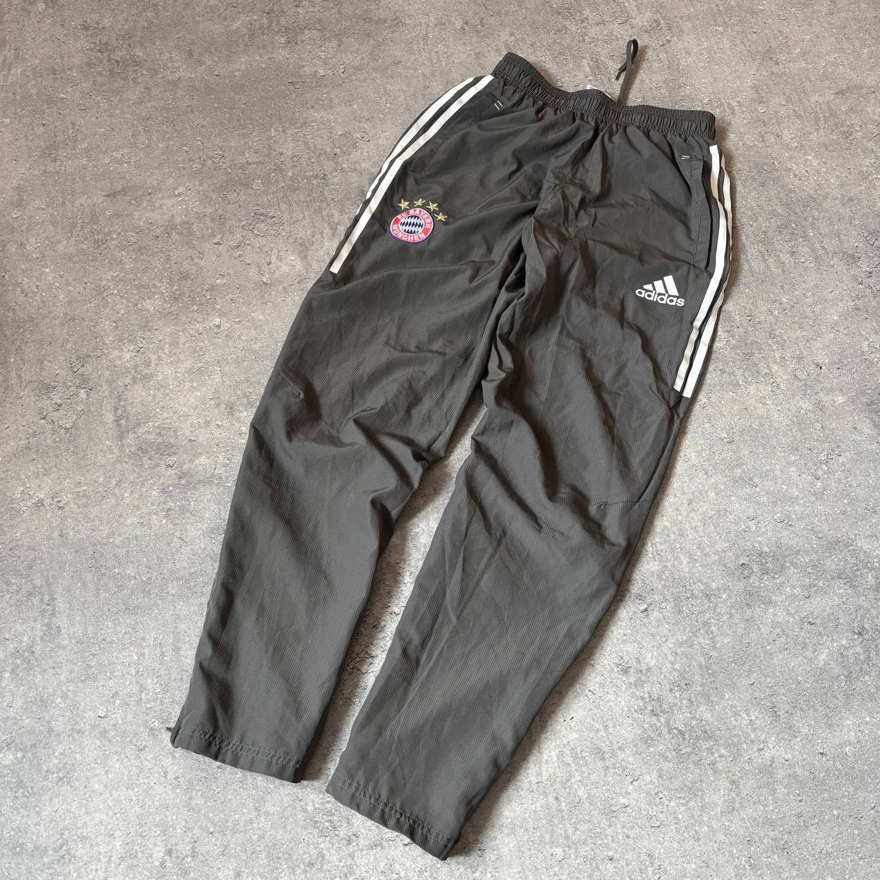 Adidas Rare Vintage adidas FC Bayern Munchen full track suit black Size US S / EU 44-46 / 1 - 12 Thumbnail