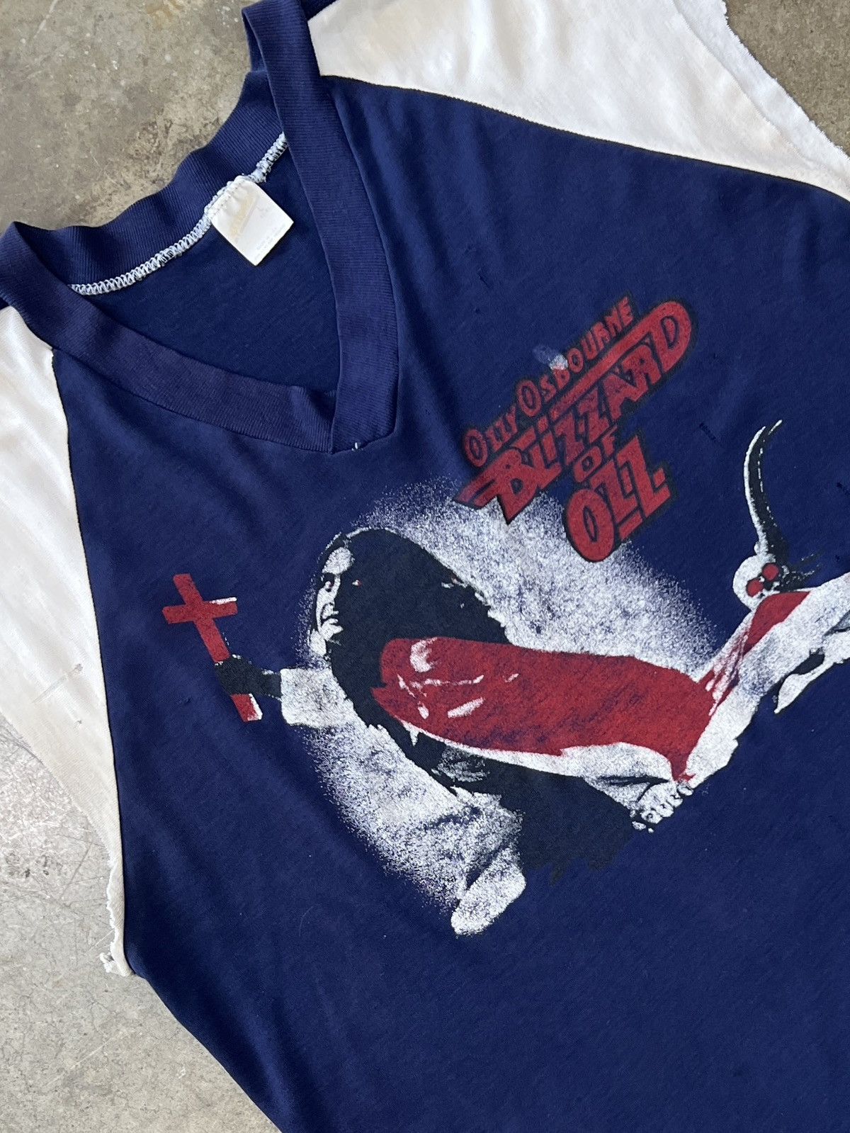 Band Tees Vintage 1981 Ozzy Osbourne Blizzard of Ozz Tour Tee Large Size US L / EU 52-54 / 3 - 1 Thumbnail