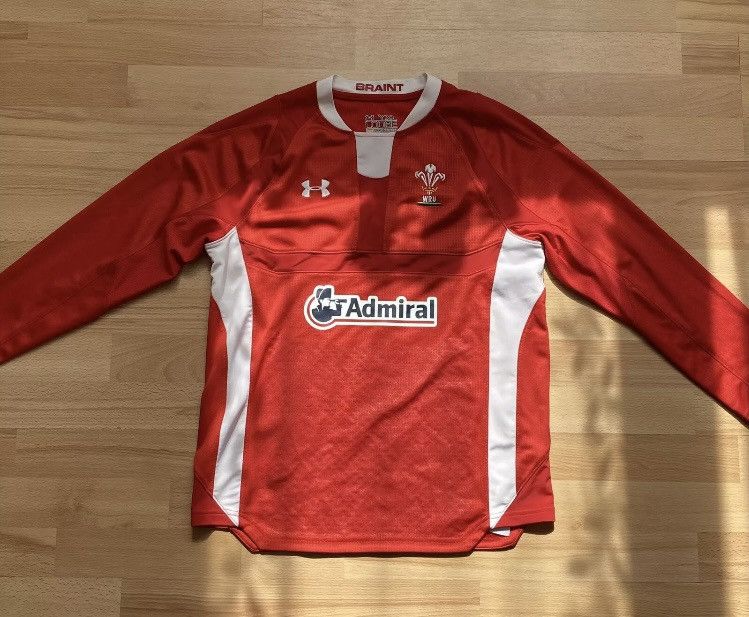 Under Armour Wales Home Rugby Longsleeve 2011/12 Adults S Under Armour Size US S / EU 44-46 / 1 - 1 Thumbnail