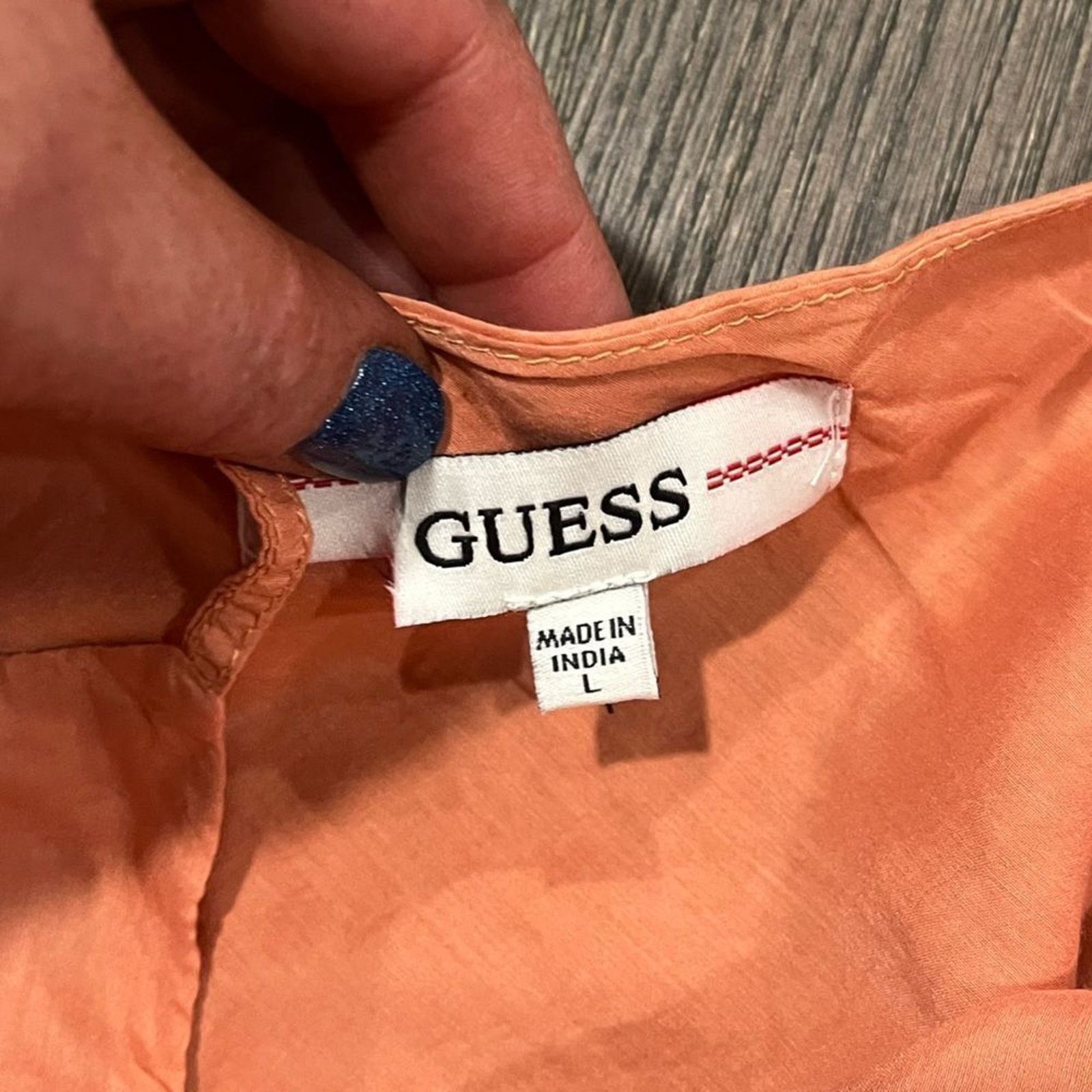 Guess NWOT Guess Peach Spaghetti Strap Cropped Tank Top Sz L Size L / US 10 / IT 46 - 4 Thumbnail