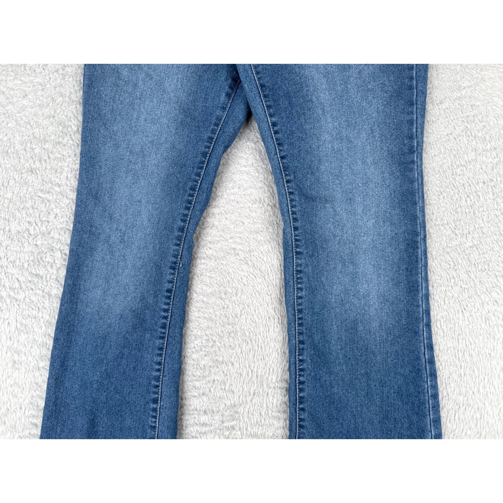 Vintage No Boundaries Jeans Women Flared Denim 30x30 Blue Mid Rise Cotton Blend Regular 5-Pocket Design Jeans Mens? Wait. Size 32" / US 10 / IT 46 - 3 Thumbnail