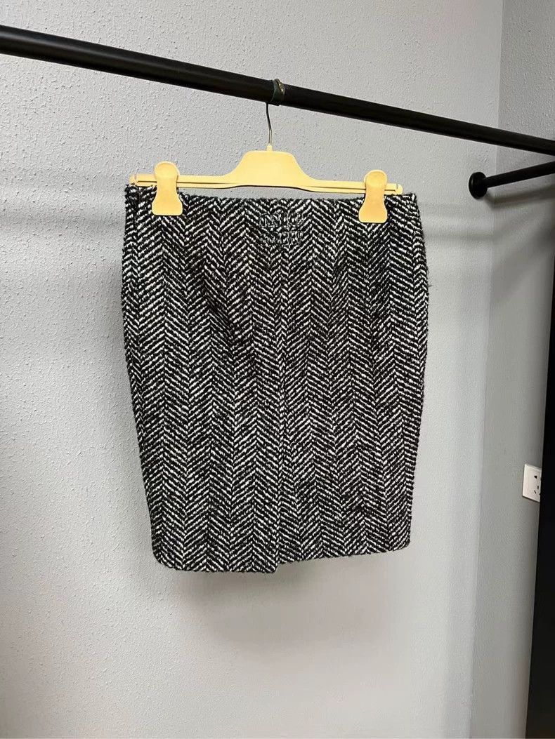 Prada MiuMiu Black and White Wool Skirt -2505 Size US 36 / EU 52 - 2 Thumbnail