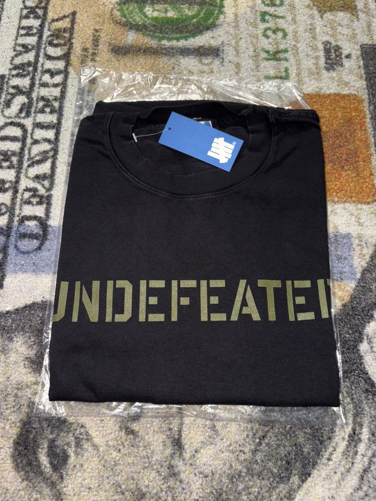 Undefeated S/S Stencil Tee Olive