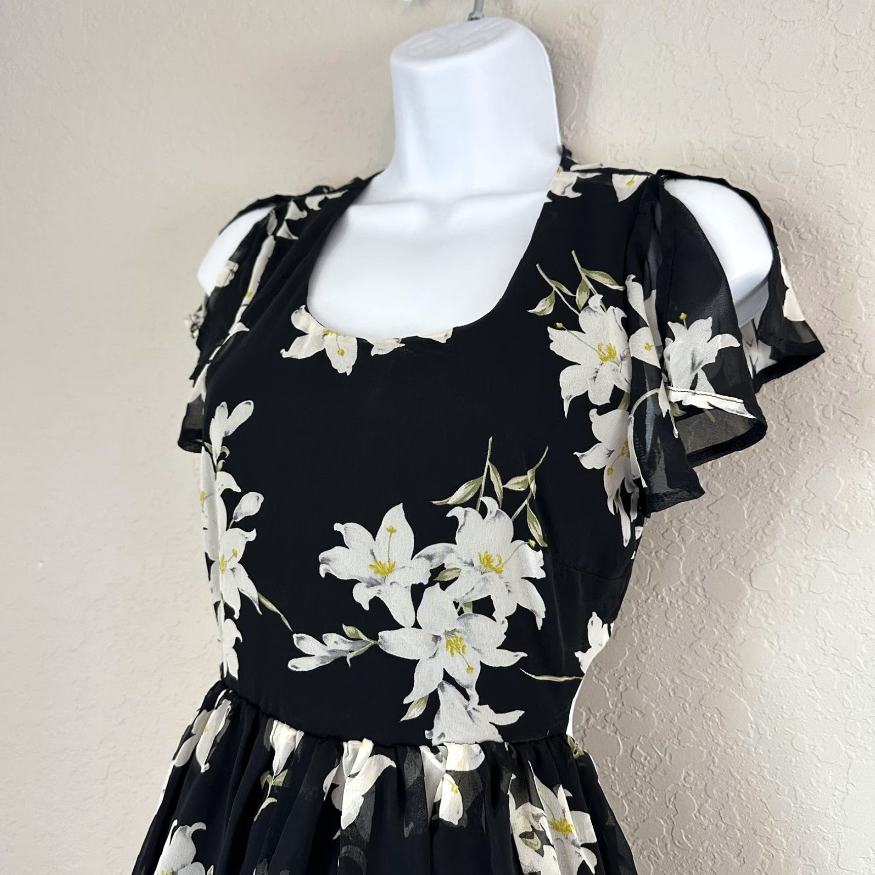 Lulus Lulus Dress Womens Small Black Floral Fit & Flare Lace Up Back Chiffon Sundress Size S / US 4 / IT 40 - 2 Thumbnail