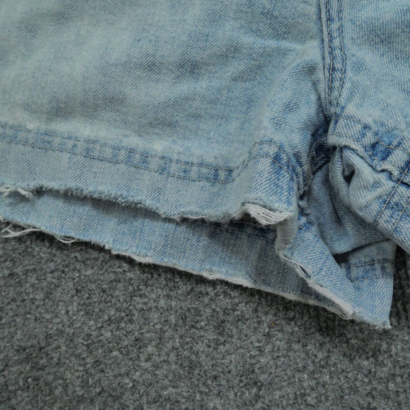 Lee VINTAGE Lee Jeans Shorts Womens 90s Grunge Blue Denim Distressed 32x3 13 Short Seasoned Baggy Casual Women Jeans Shorts Size 24" / US 00 / IT 34 - 3 Thumbnail