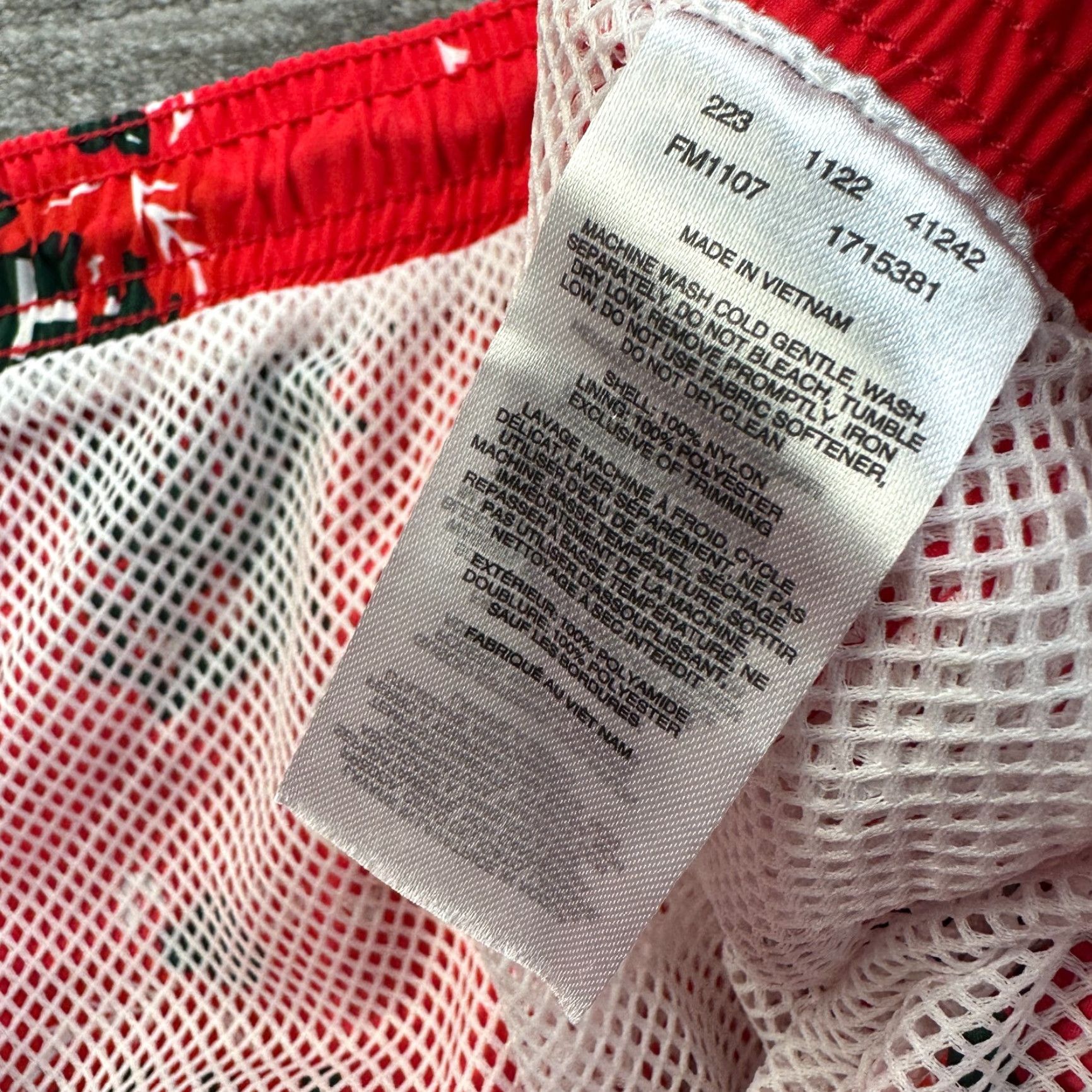 Vintage Columbia PFG Shorts Mens Extra Large Red Christmas Festive Holiday Fishing Size US 36 / EU 52 - 6 Thumbnail