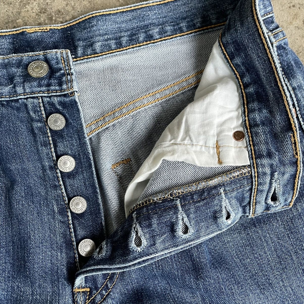 Levi's Vintage Clothing 🔥Vintage Levis 501 Stoned Washed Distress Denim Jeans Size US 31 - 9 Thumbnail