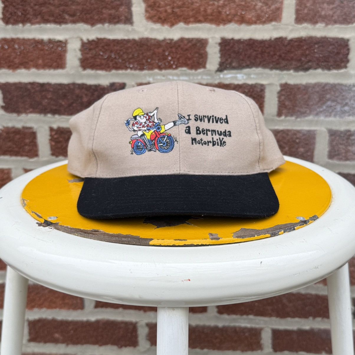 Vintage Vintage “I Survived a Bermuda Motorbike” Embroidered Cap Size ONE SIZE - 1 Thumbnail