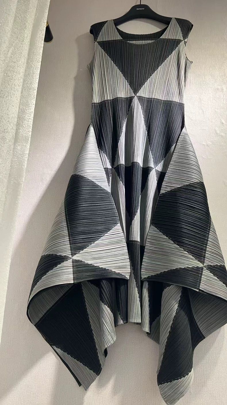 Issey Miyake Issey Miyake size:3 Retro black geometric pleated big hem Size S / US 4 / IT 40 - 3 Thumbnail