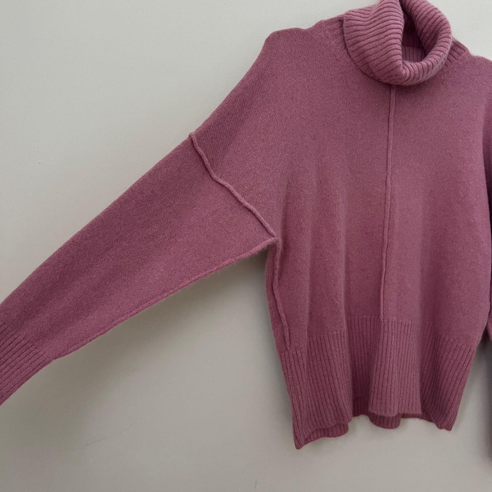 Other SUZANNE RAE Pink Angora Wool Blend Turtleneck Sweater Size M Size M / US 6-8 / IT 42-44 - 3 Thumbnail