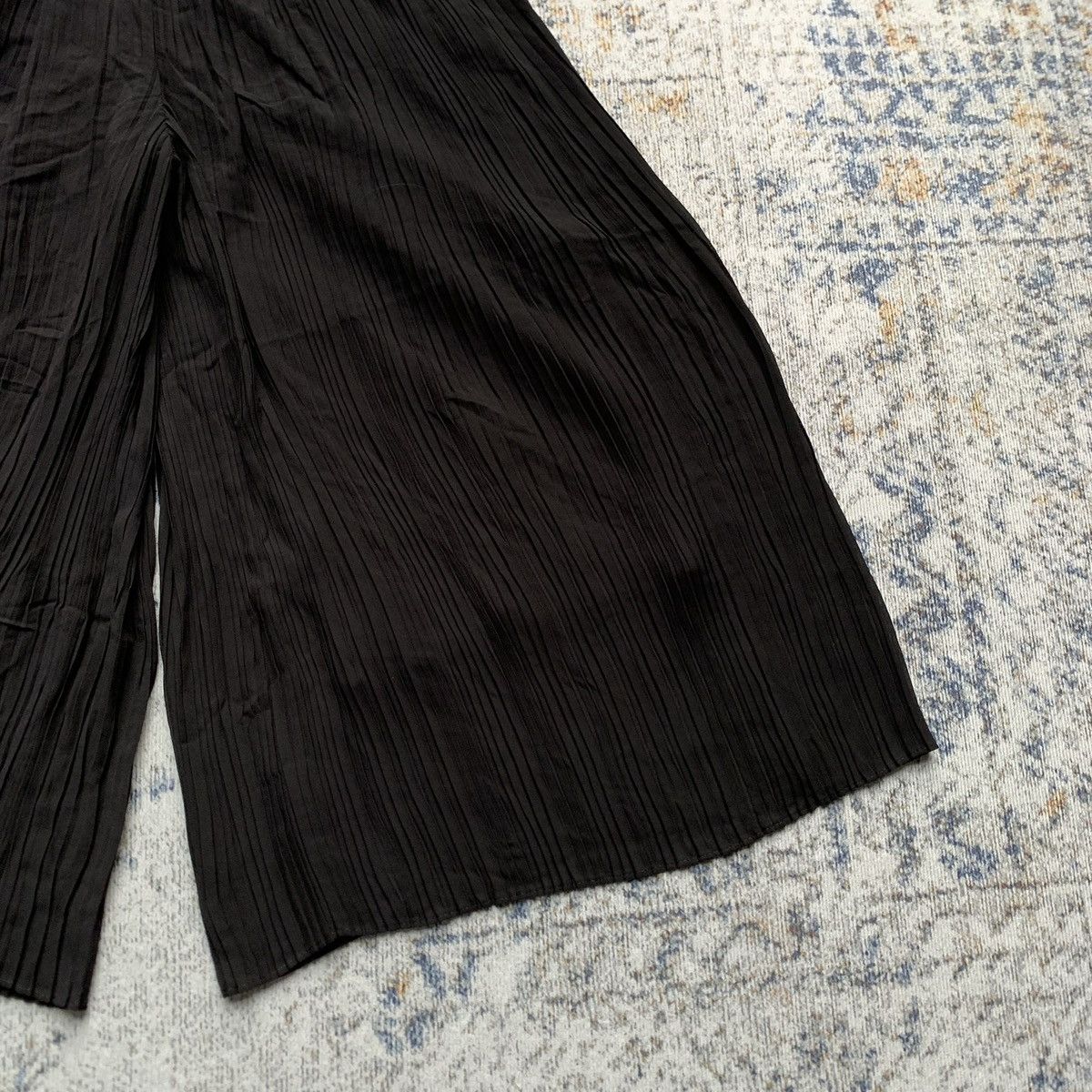 Japanese Brand Rare Japanese Brand Issey Style Uniqlo Pleats Wide Pants Size US 30 / EU 46 - 6 Thumbnail