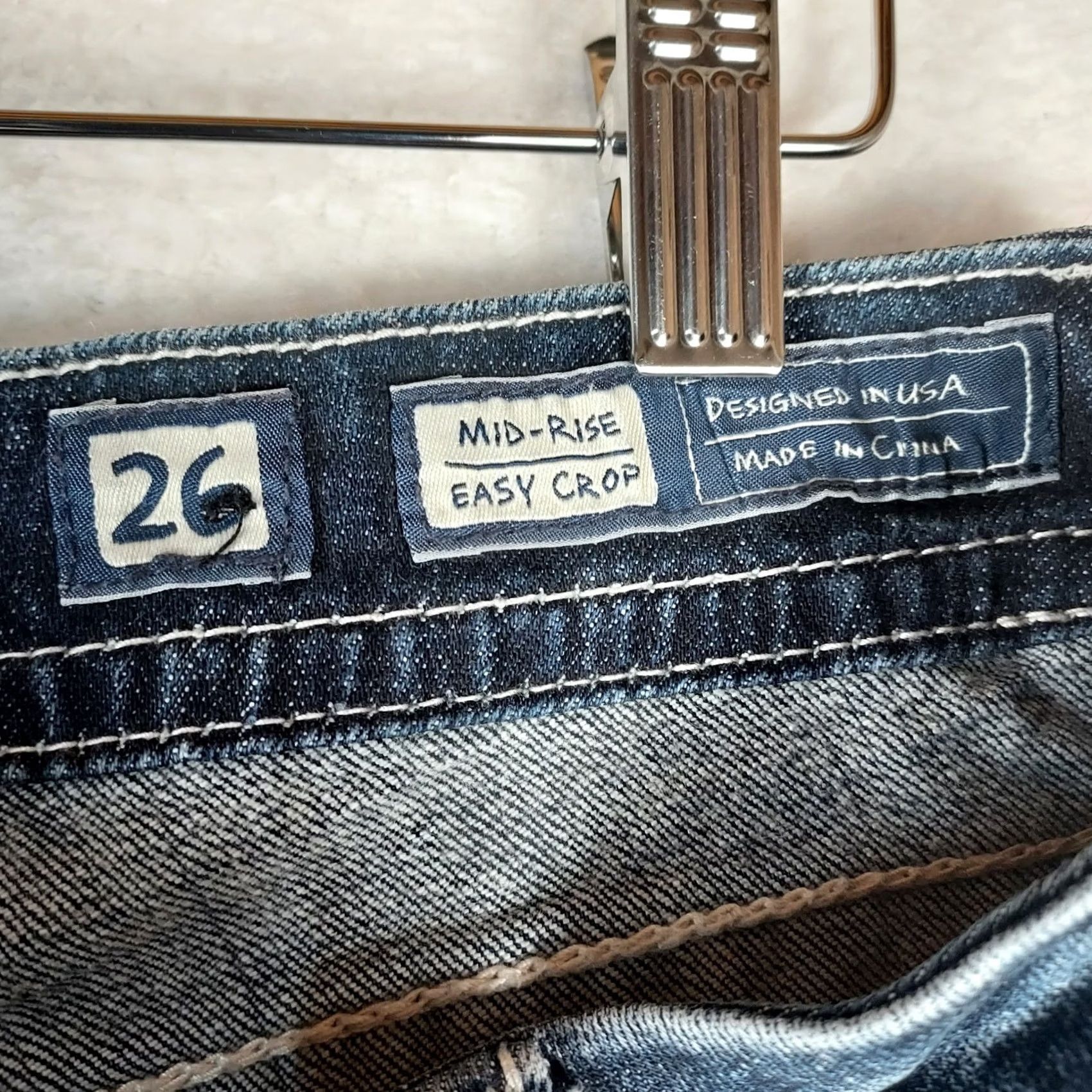 Miss Me Miss Me Jeans Cropped Distressed Denim 30x14.5 Blue Medium Wash Rhinestone 5-Pocket Zip Womens Regular 30" x 14.5" Size 30" / US 8 / IT 44 - 6 Thumbnail