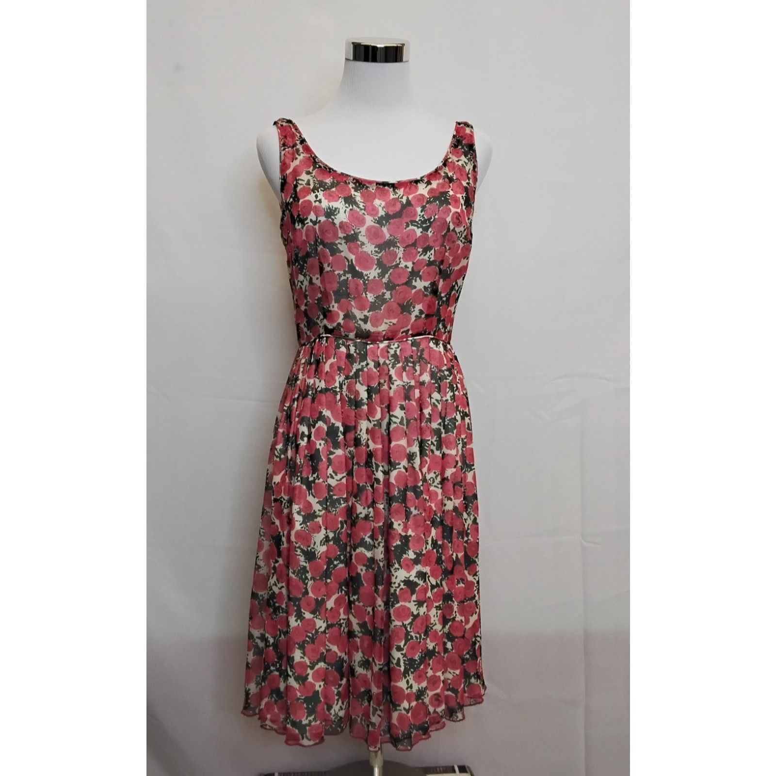 Anna Sui Anna Sui Fit and Flare Dress Women's 6 Red/White Rose Print Size M / US 6-8 / IT 42-44 - 2 Thumbnail