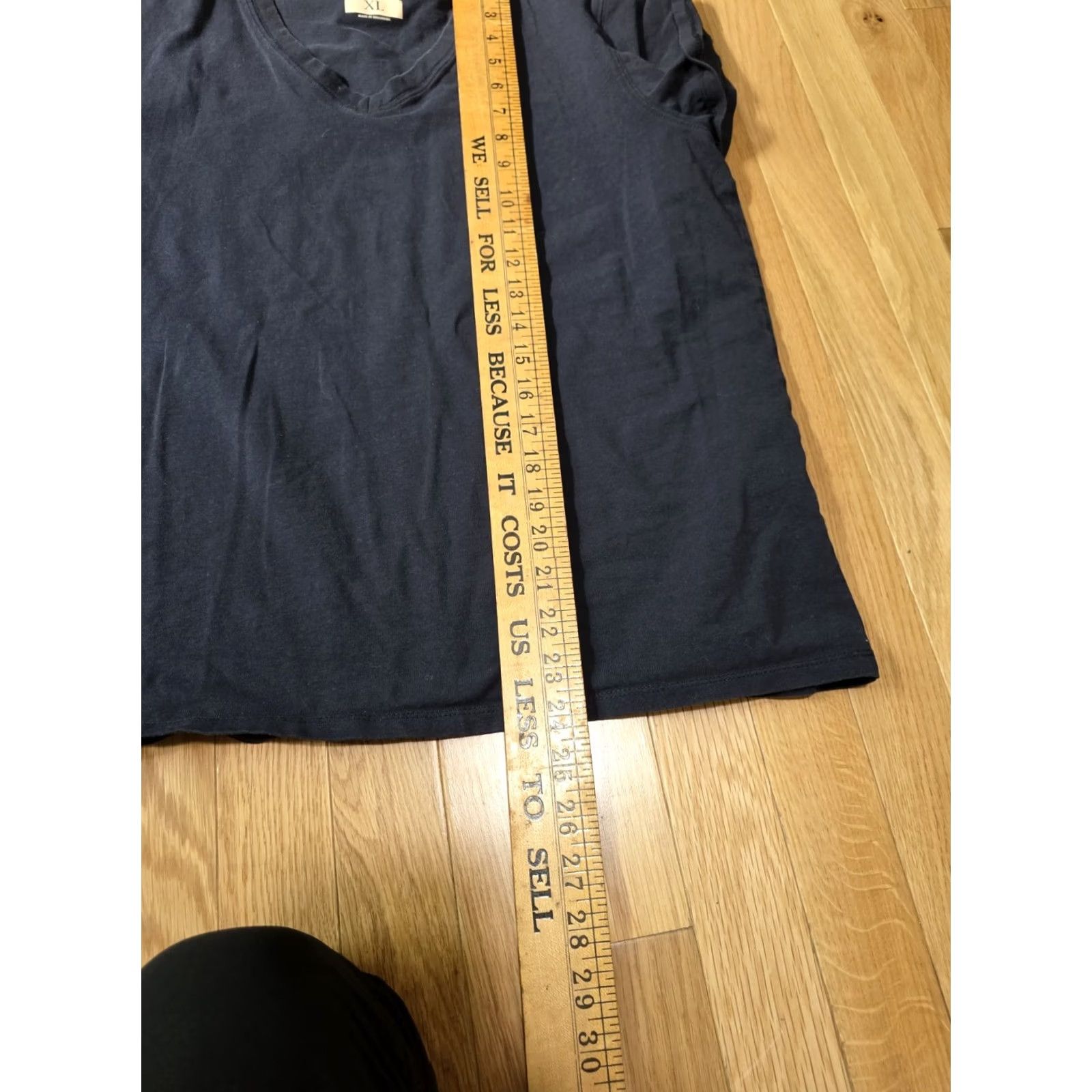 The Mountain Blue Mountain T-Shirt XL Black Short Sleeve V-Neck Women Mens Size XL / US 12-14 / IT 48-50 - 4 Thumbnail