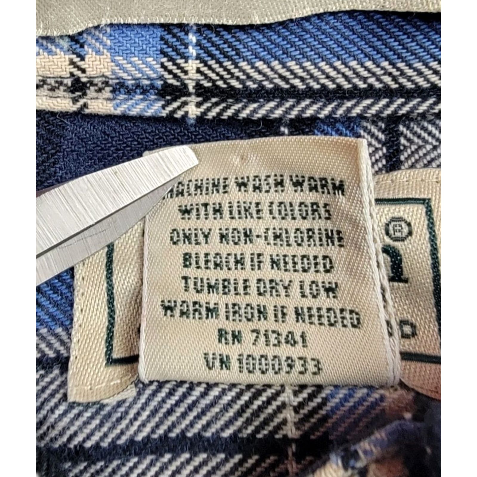 Vintage L.L. Bean Shirt Mens MT Medium Tall Blue Plaid Long Sleeve Button-Down Collared Shirt Size US M / EU 48-50 / 2 - 3 Thumbnail