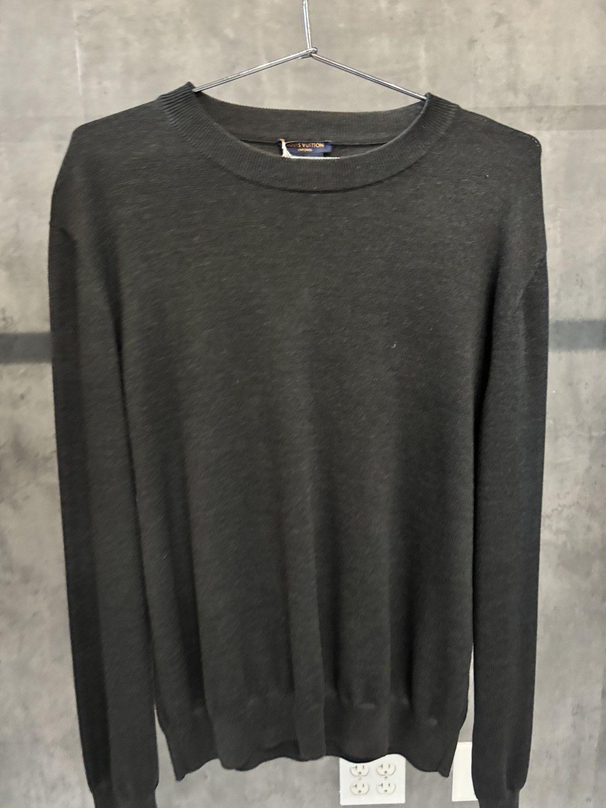 Louis Vuitton LOUIS VUITTON SWEATER SIZE M Size US M / EU 48-50 / 2 - 1 Thumbnail