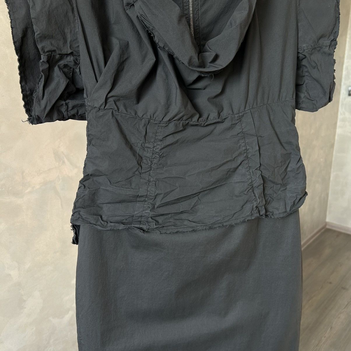 Alexander McQueen Alexander Mcqueen 2009 Raw Seam Cowl Neck Peplum Dress Size L / US 10 / IT 46 - 7 Thumbnail