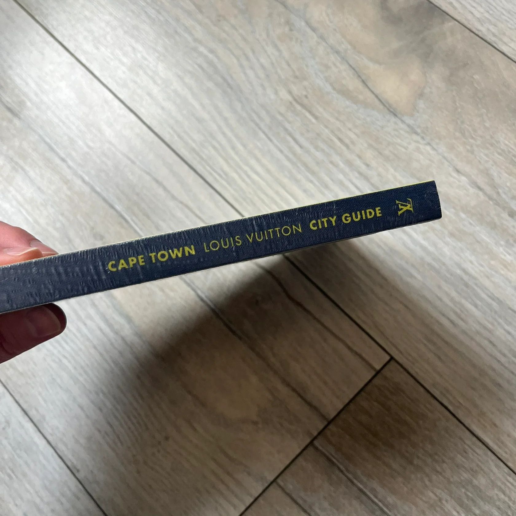 Louis Vuitton Louis Vuitton 'Cape Town' City Guide Book Size ONE SIZE - 5 Thumbnail