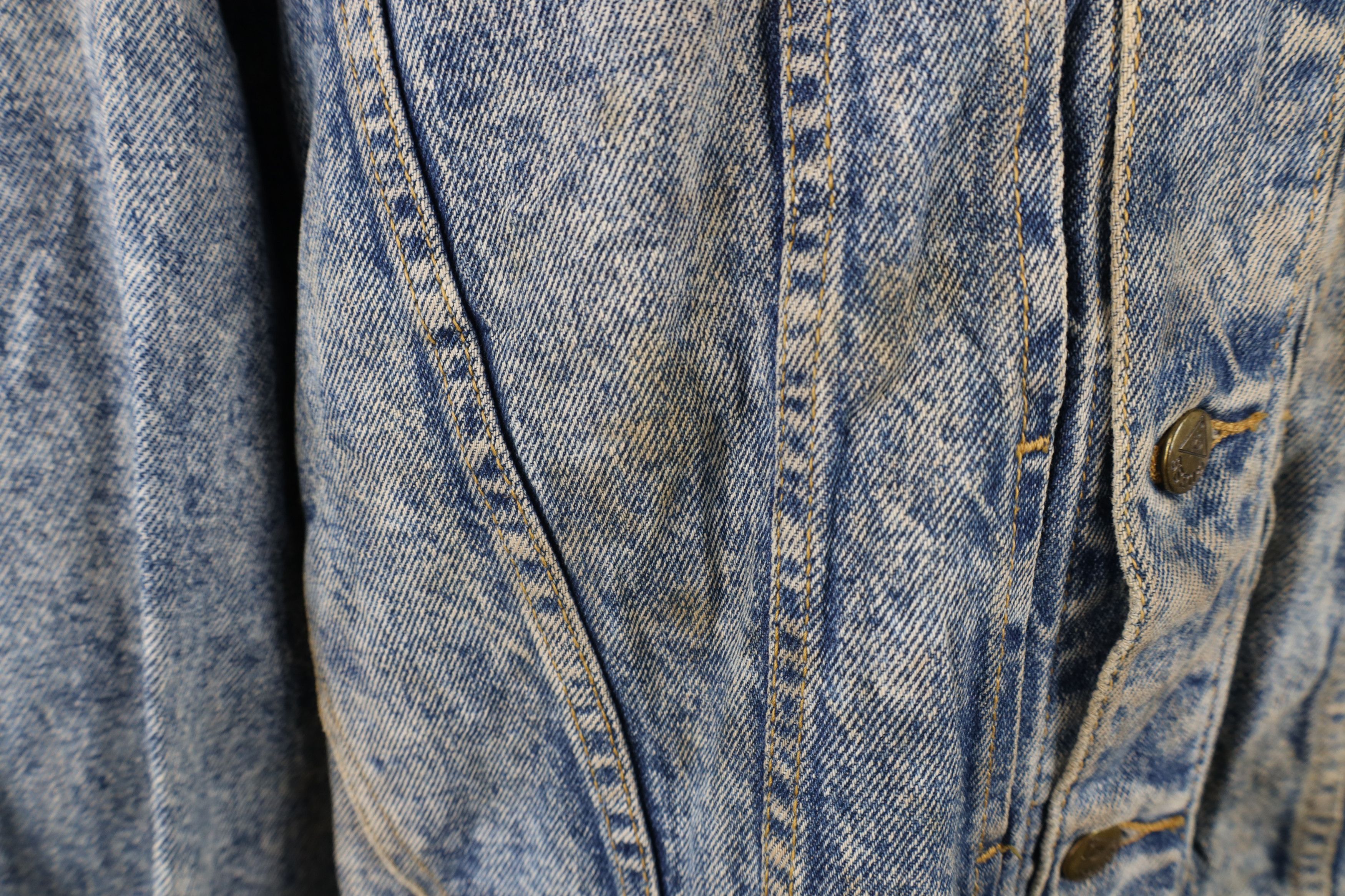 Guess Vintage 90s Guess Acid Wash Denim Trucker Jacket Blue USA Size US M / EU 48-50 / 2 - 6 Thumbnail