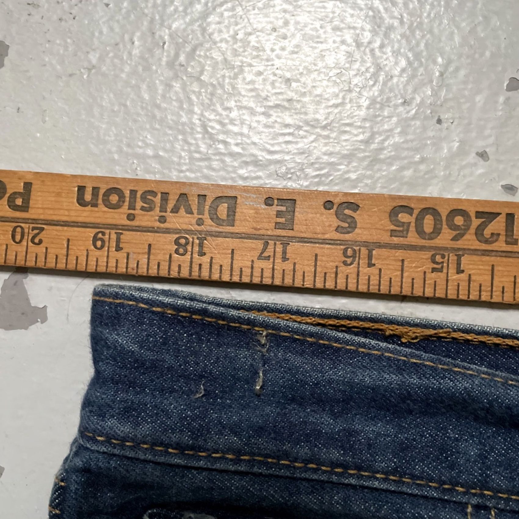 Levi's Item Specifications: Fabric Wash: Light Size US 38 / EU 54 - 7 Thumbnail