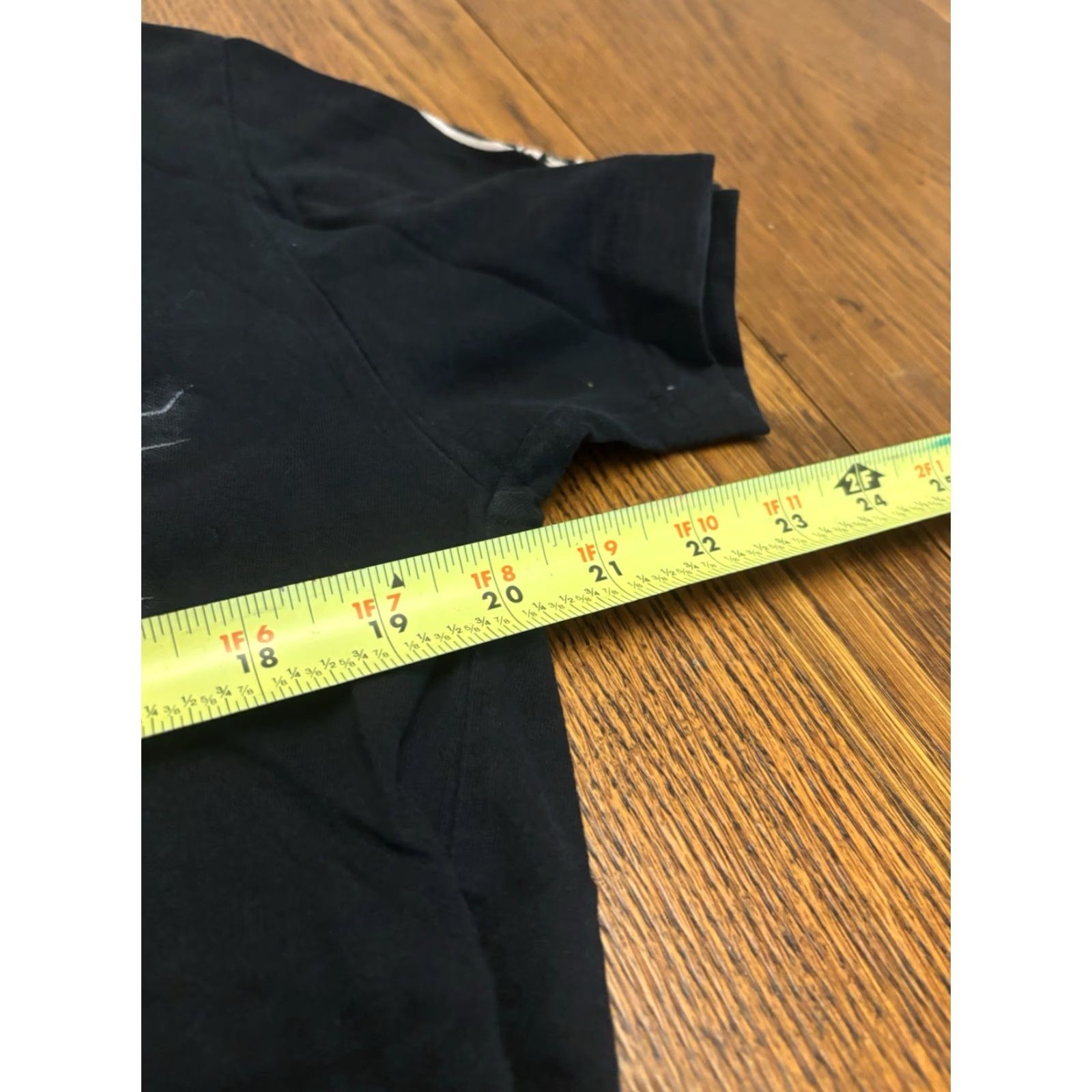 Vintage VINTAGE Silver Star Casting Company THE CARPENTER BLACK T-SHIRT Crew Neck Short Sleeve L Unisex Adults Black - Stars Graphic Print Size US L / EU 52-54 / 3 - 4 Thumbnail