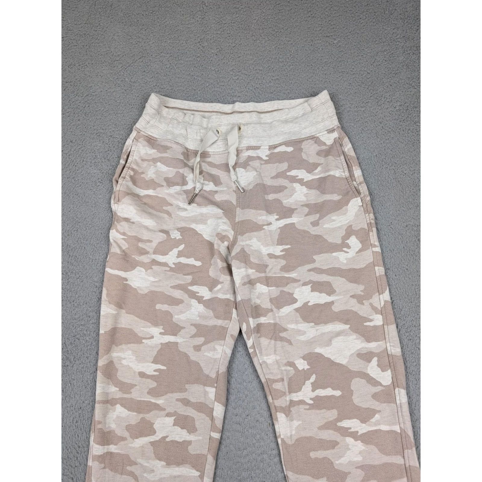 Athleta Athleta Pants Womens Small Beige Camo Balance Printed Jogger Drawstring Pockets Size 28" / US 6 / IT 42 - 2 Thumbnail