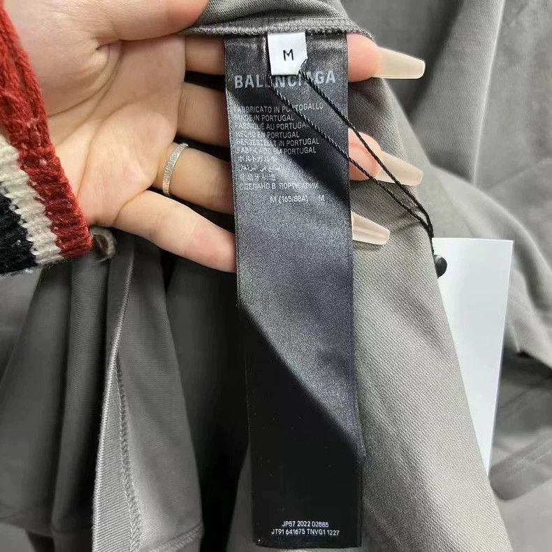Balenciaga Balenciaga latest gray logo letter printed round neck pullo Size US M / EU 48-50 / 2 - 3 Thumbnail