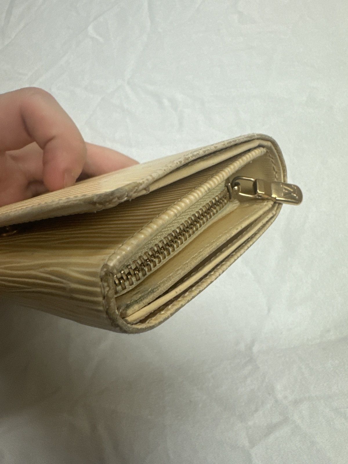 Louis Vuitton Louis Vuitton Vanilla Epi Wallet Size ONE SIZE - 9 Thumbnail