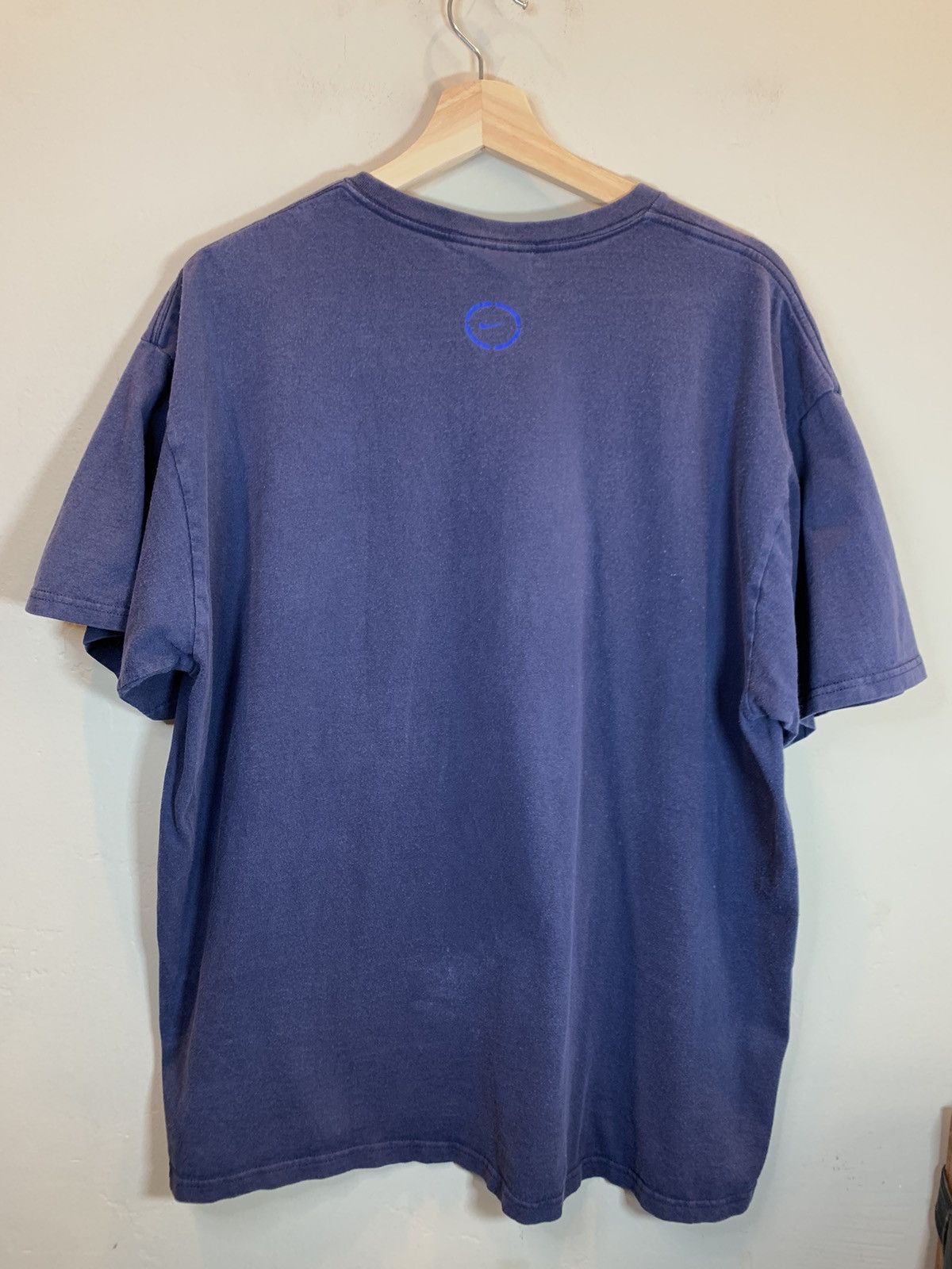 Nike × Vintage *RARE* Vintage Nike Center Hit Faded Embroidered T-Shirt XL Size US XL / EU 56 / 4 - 3 Thumbnail
