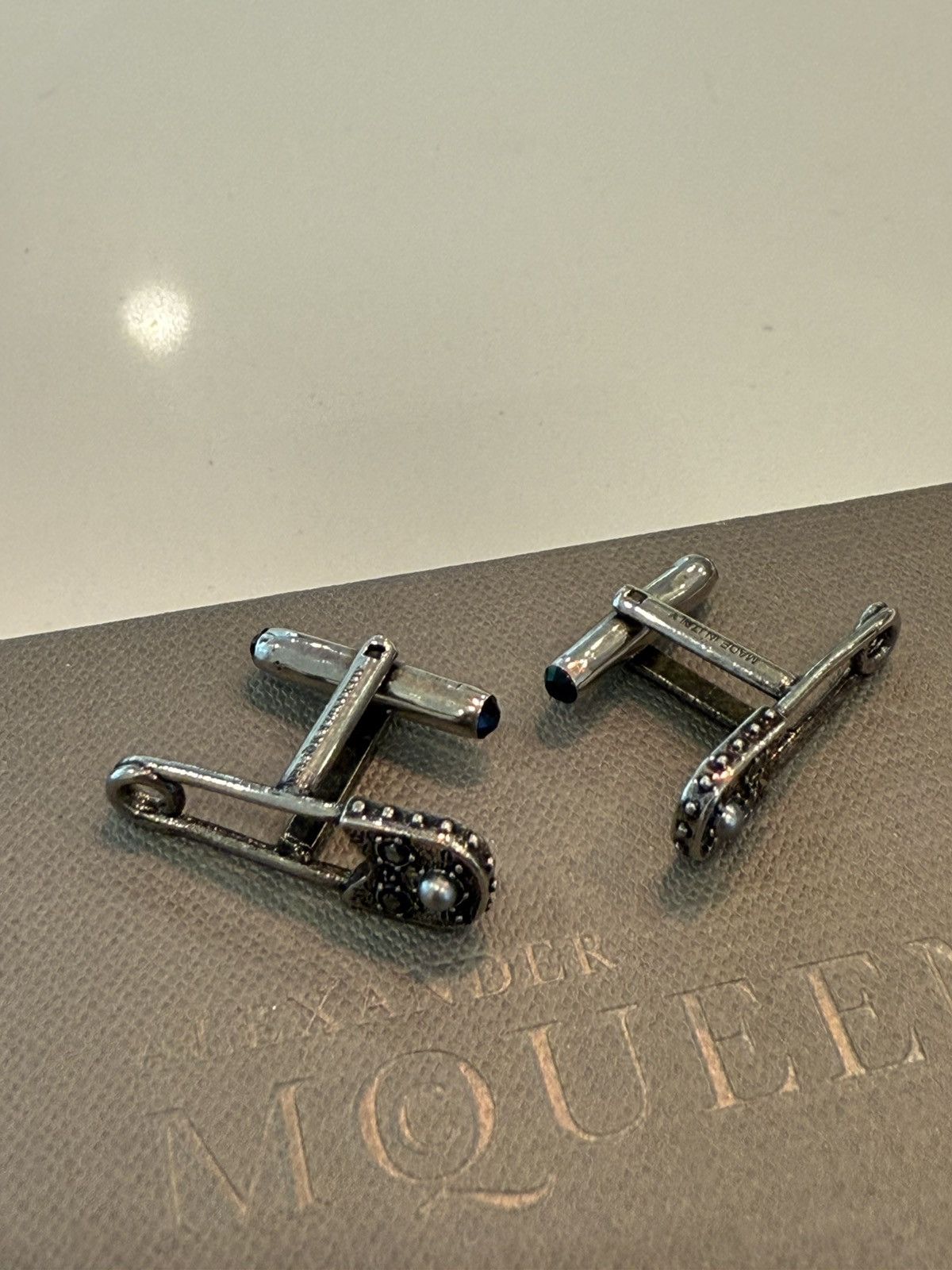 Alexander McQueen 100% Silver SAFETY PIN CUFFLINKS-Alexander Mcqueen Size ONE SIZE - 6 Thumbnail