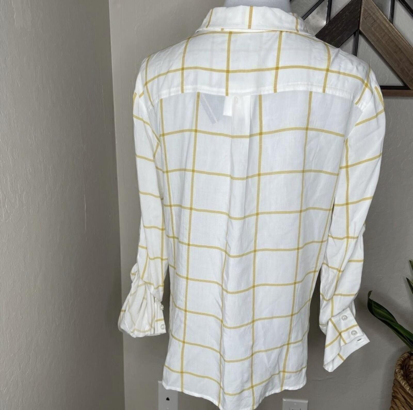 Forever 21 Forever 21 button up Size M / US 6-8 / IT 42-44 - 3 Thumbnail