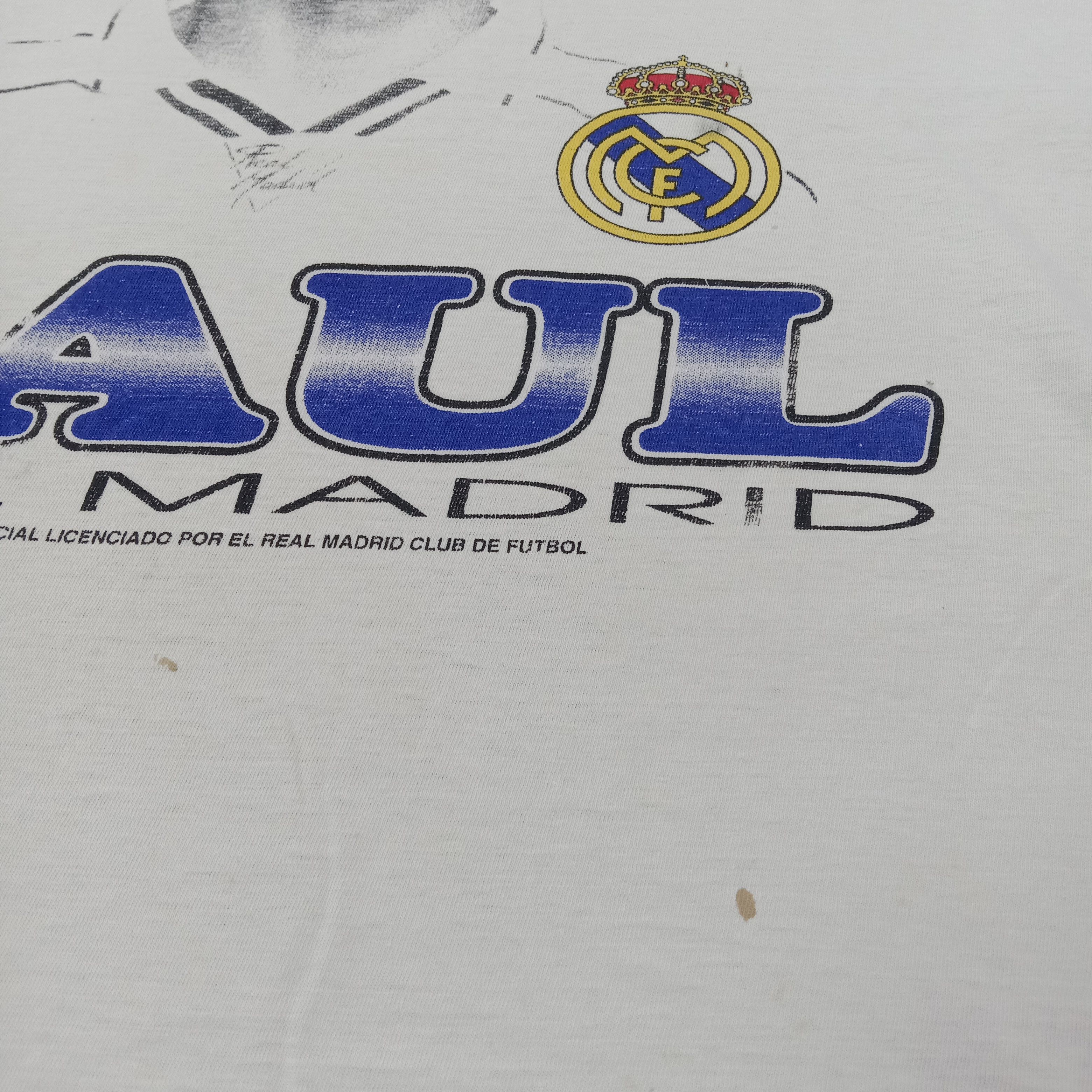 Vintage RAUL Real Madrid Soccer Player Tshirt C267N77 Size US L / EU 52-54 / 3 - 4 Thumbnail