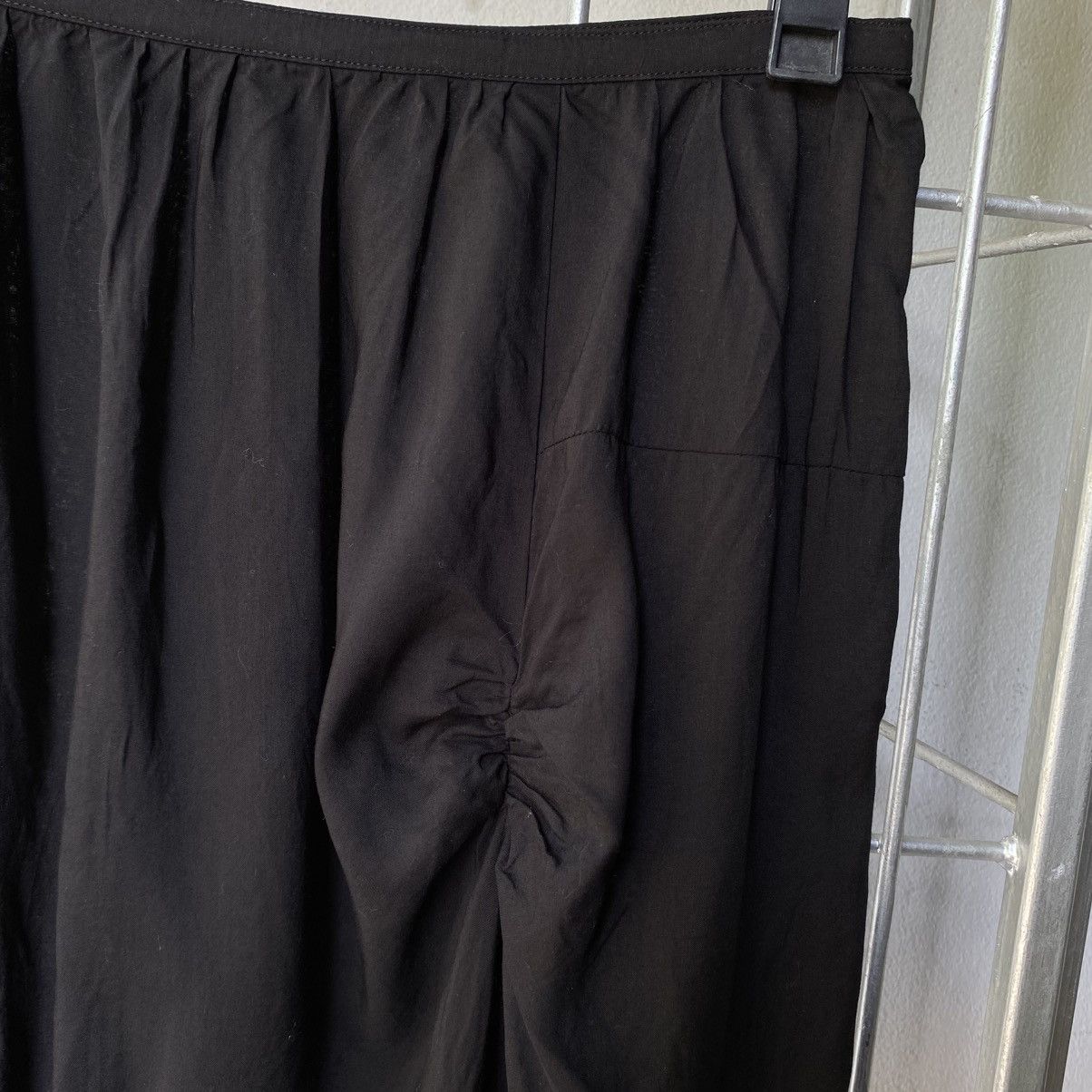 Sunao Kuwahara Sunao Kuwahara Black Ruched Skirt with Gem Accents Size 30" / US 8 / IT 44 - 6 Thumbnail