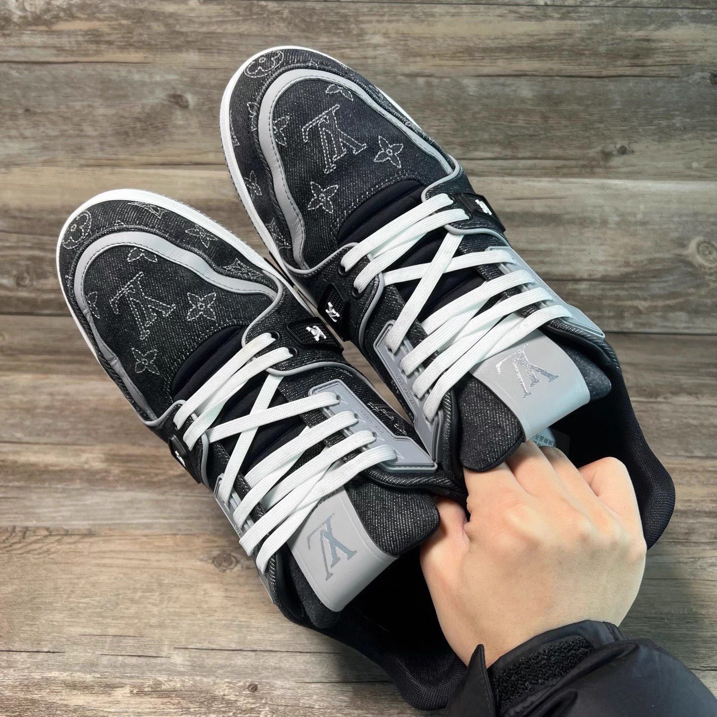 Louis Vuitton LV Trainer 25 Black & White Denim All Over UK10/44 Size US 10 / EU 43 - 5 Thumbnail