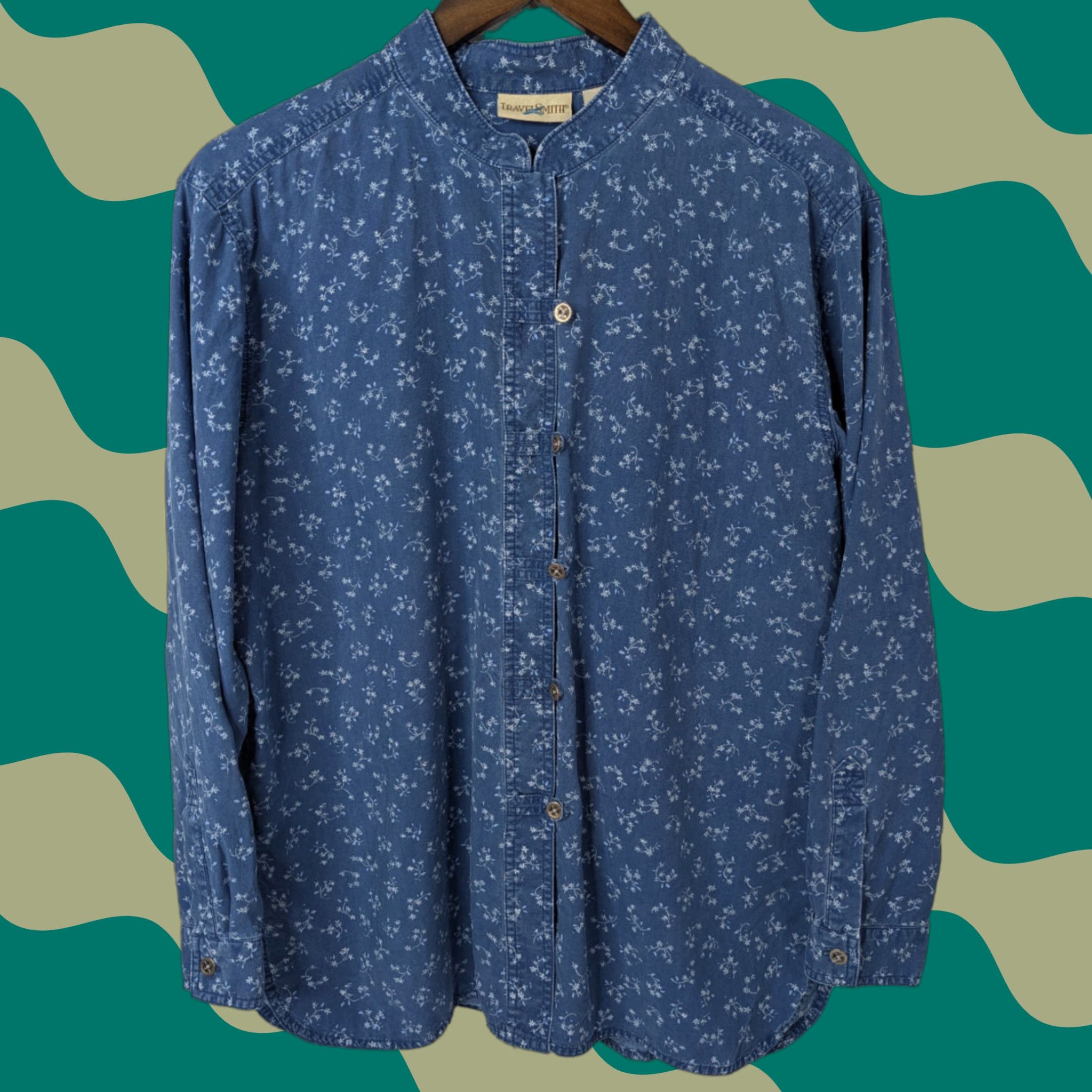 Vintage VINTAGE TravelSmith Button-Up Shirt Womens Sz Large Blue Floral Lyocell Size L / US 10 / IT 46 - 1 Thumbnail