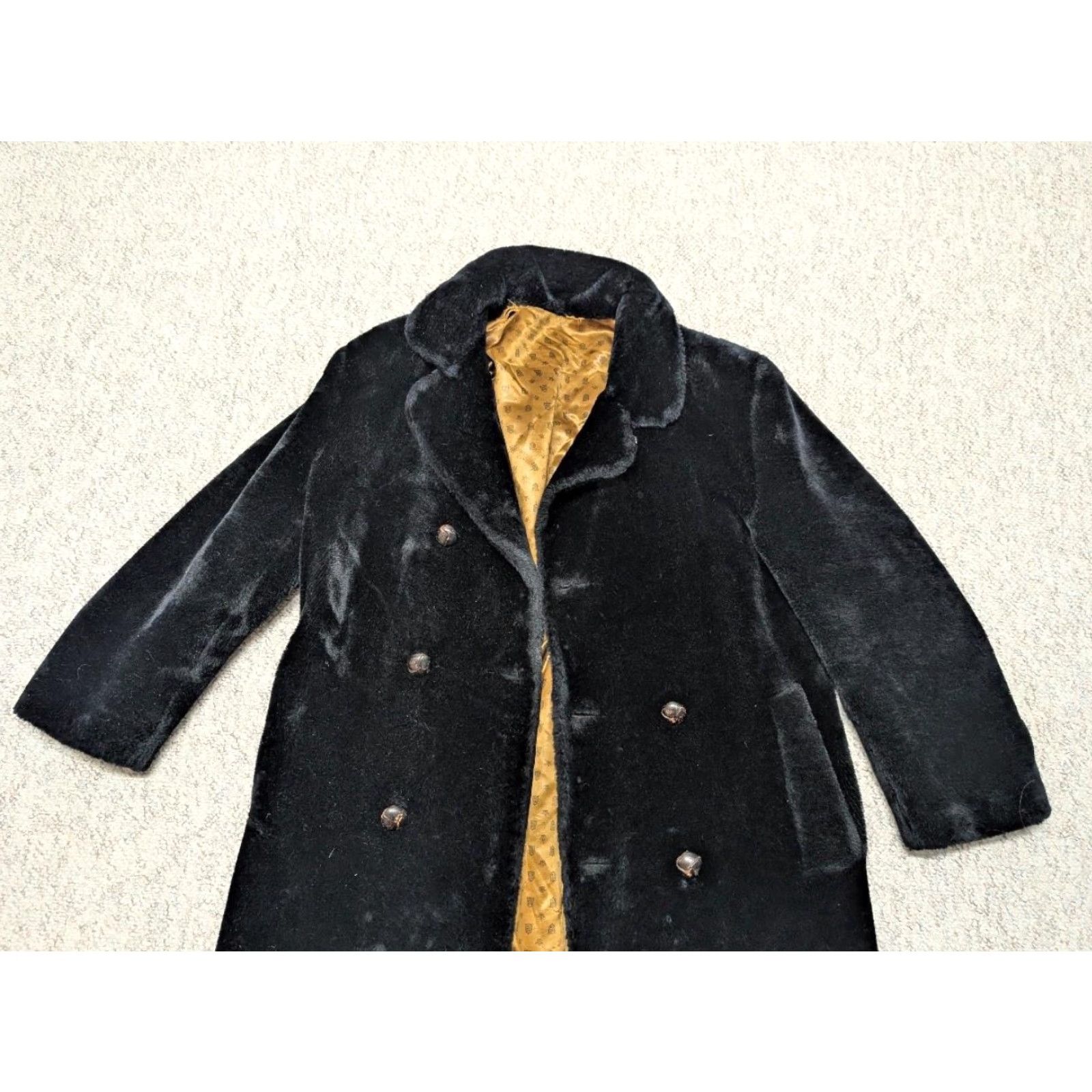 Doublet VINTAGE 1960s FAUX FUR OVERCOAT Double Breasted L Black 1970s acrylic FUNKY - Mens Overcoat Coat 44 Chest Large Royal Sealino Size US L / EU 52-54 / 3 - 4 Thumbnail